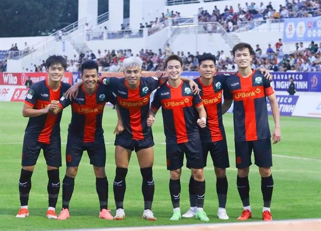 Biểu tượng email và điện thoại hỗ trợ của bi88 win